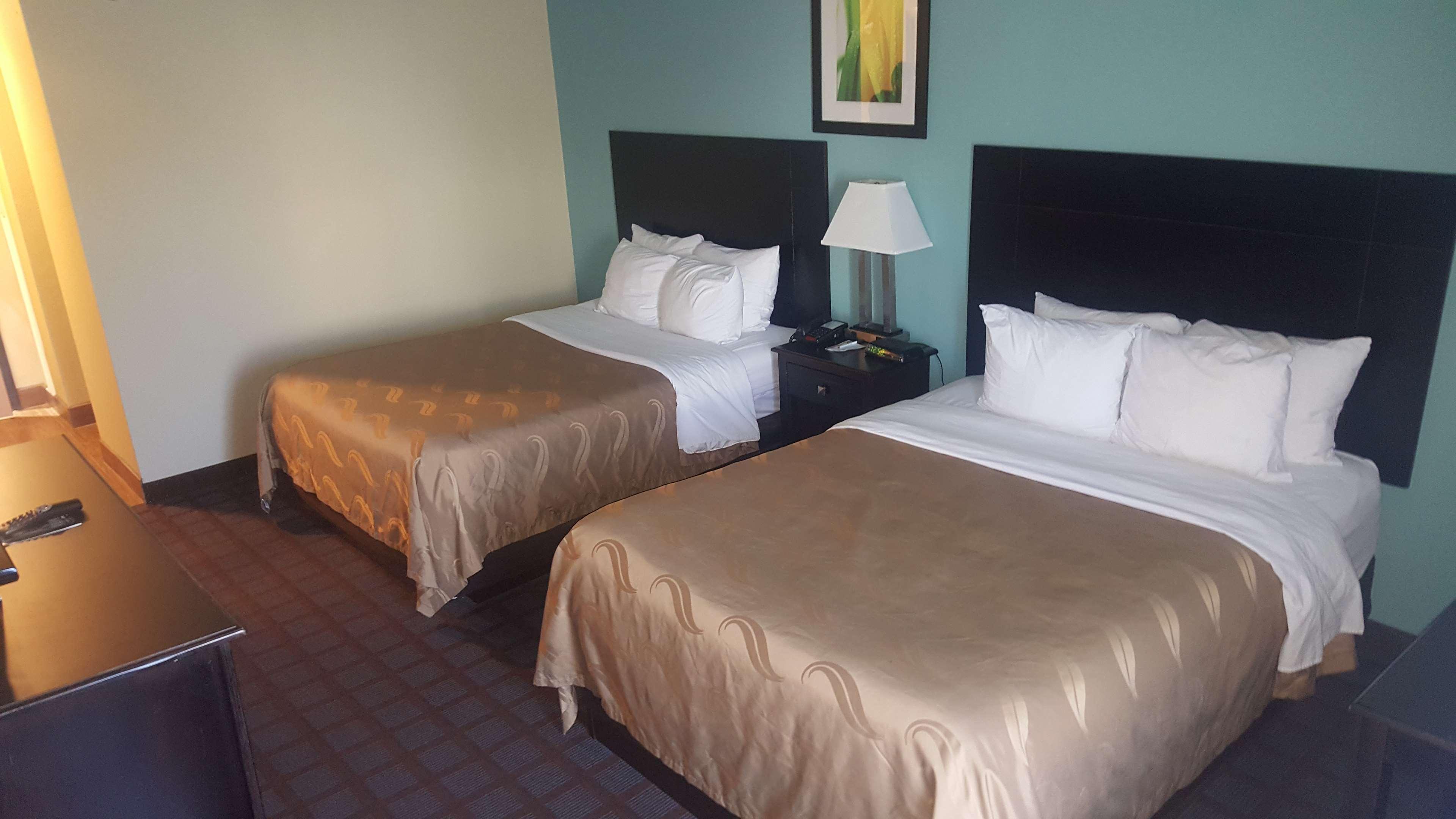 Surestay Plus Hotel By Best Western Блу Спрингс Екстериор снимка