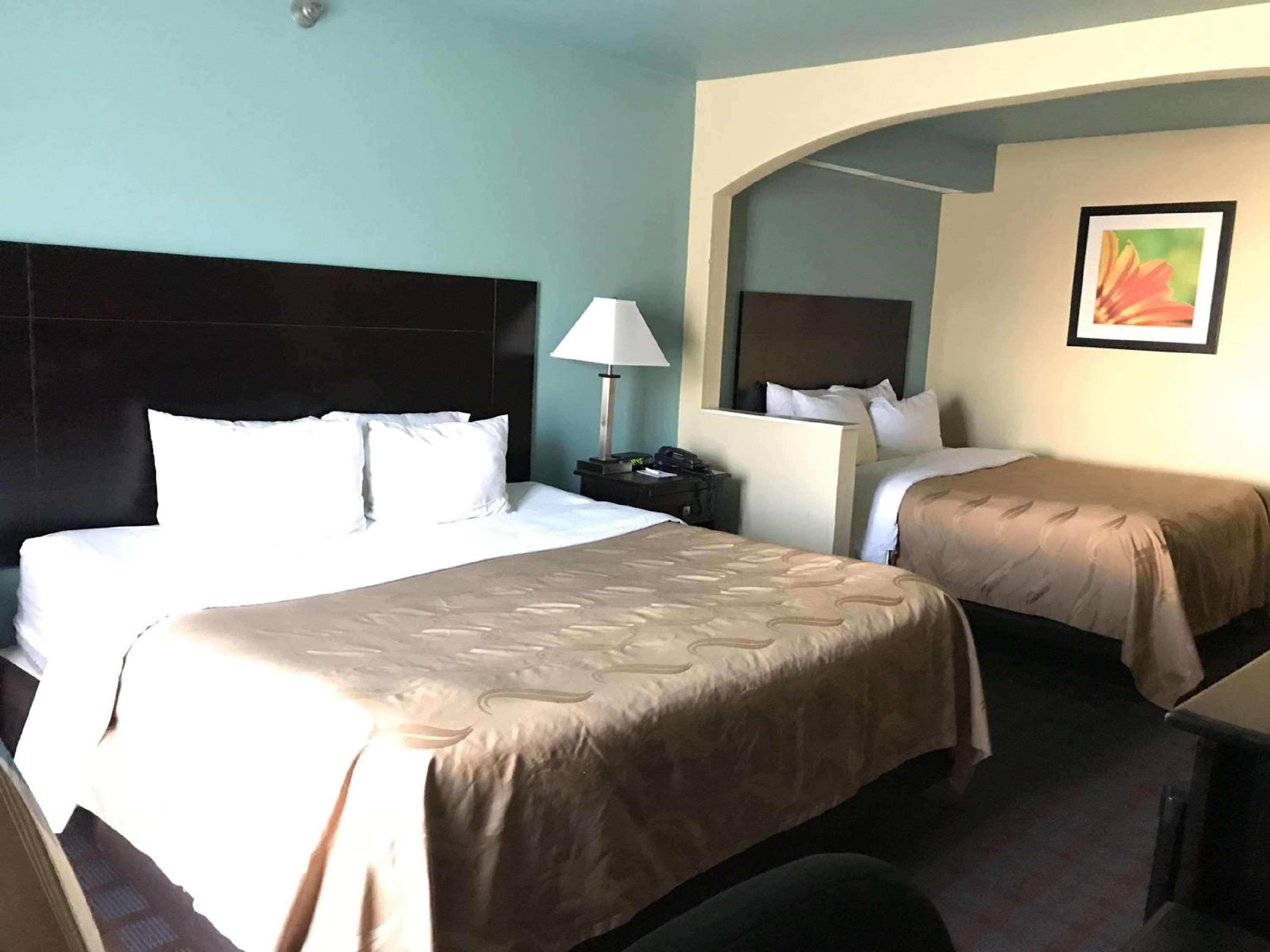 Surestay Plus Hotel By Best Western Блу Спрингс Екстериор снимка