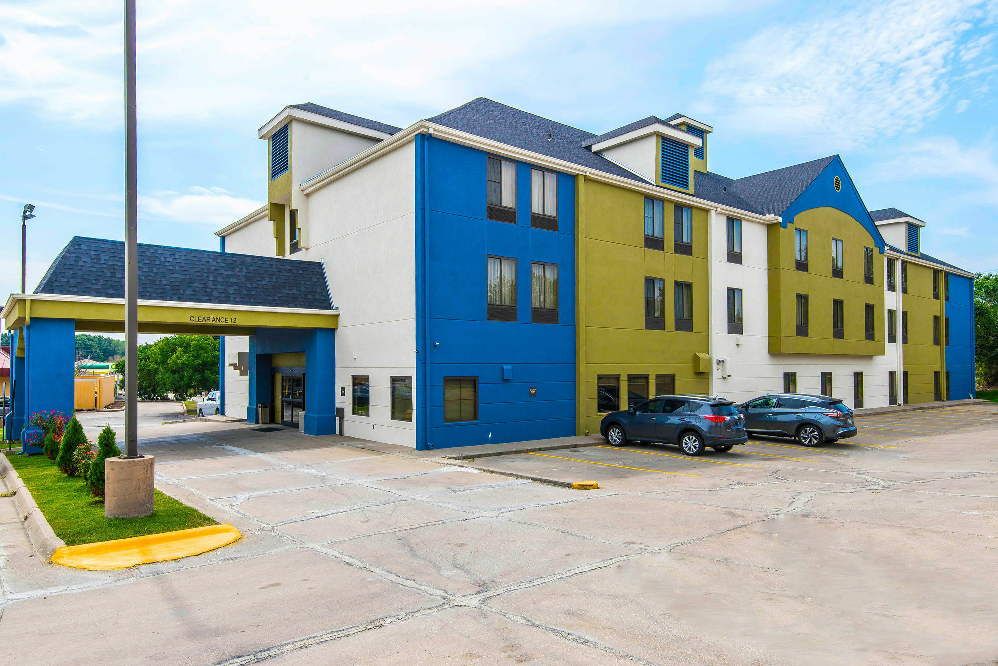 Surestay Plus Hotel By Best Western Блу Спрингс Екстериор снимка