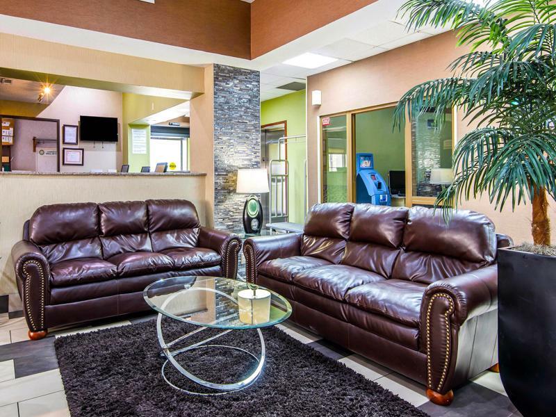 Surestay Plus Hotel By Best Western Блу Спрингс Екстериор снимка